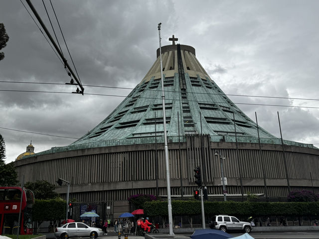 瓜達露佩聖母聖殿 Basílica de Santa María de Guadalupe