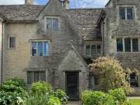 Kelmscott Manor: William Morris's Idyllic Retreat in the English Countryside 🇬🇧🏡