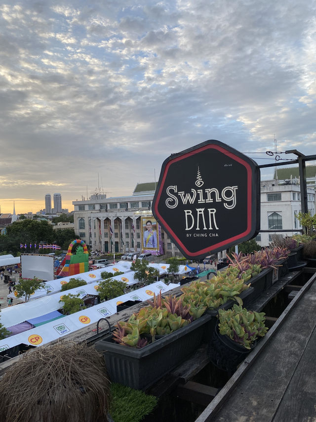 Rooftop bar วิวดีใกล้เสาชิงช้า