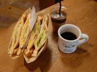 【福岡🇯🇵】あたたかみのあるリノベーションカフェで。