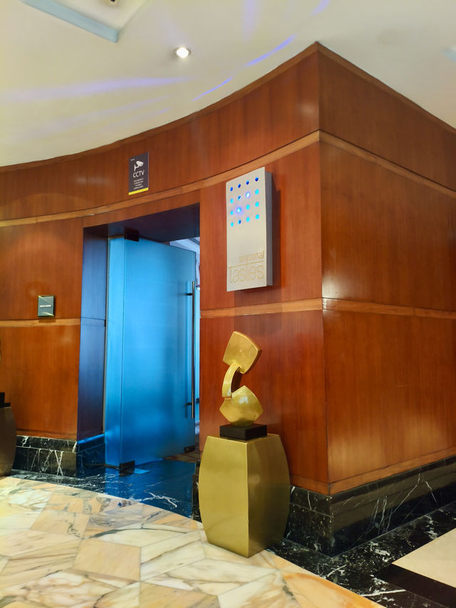 孟加拉｜達卡踏入五星飯店一秒感受節日氣氛 宰牲節來威斯丁大廳驚見MUBARAK金字牌好幸運！