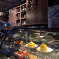 ร้านหัวหมู (Hog’s Head Phuket / Mad Hog Tavern