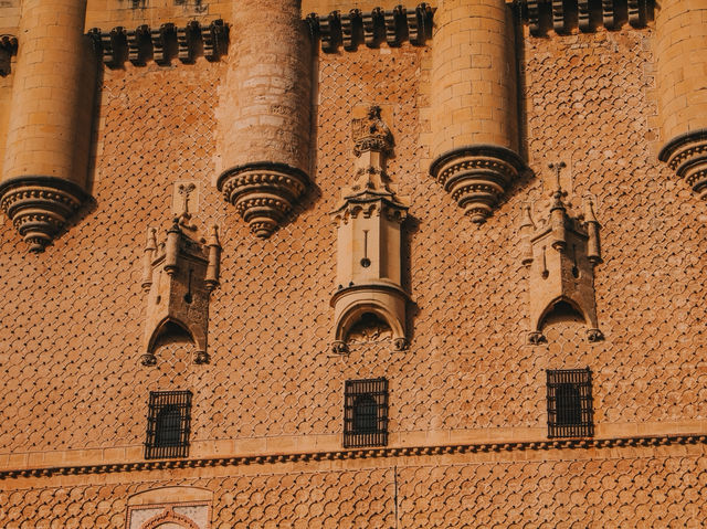 A Fairytale Fortress Above the Clouds – My Visit to the Alcázar of Segovia 