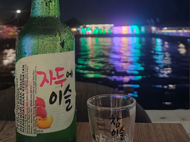 Juhouse: Island Vibes & Tasty Bites