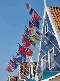 Volendam Vibes: Boats, Breezes, and Bright Houses