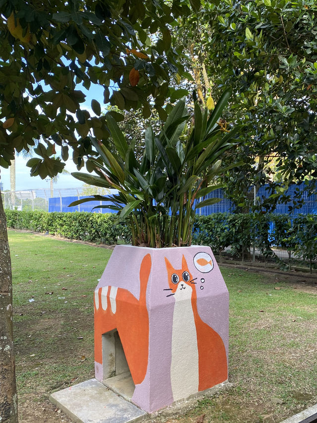 Taman Kuching Cyberjaya: Where Cats Rule & Vibes Are Chill 