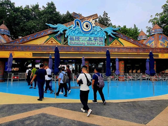 Wave Riders Wanted: Chimelong’s Water Kingdom Awaits! 