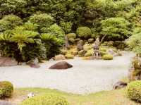 Step into Serenity: A Summer Visit to Kyoto’s Majestic Chion-in Temple