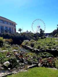 Beautiful park, Has lower and high parks and can takes you Bournemouth Beach, the pier, cafes, and amusements