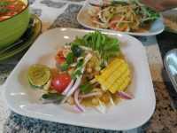 ส้มตำสะพานปลาขลุง