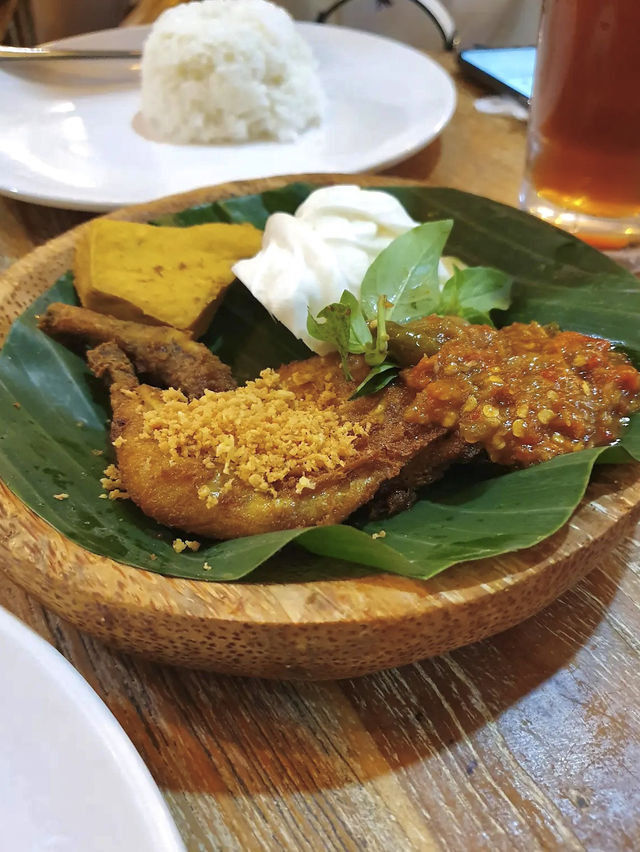 Ayam Penyet Ria, Batam’s Affordable Flavor Empire