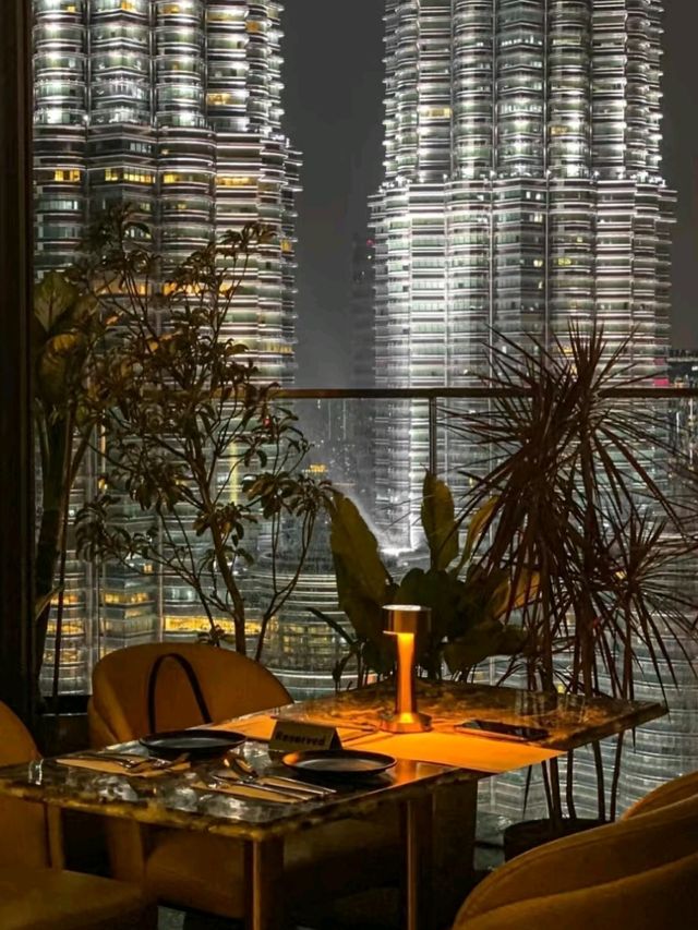 🗼🇲🇾 Petronas Twin Towers – The Icon of Kuala Lumpur