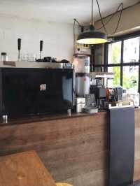 Graph Cafe คาเฟ่สไตล์ลอฟท์ใจกลางเมืองเชียงใหม่