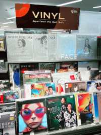 Popular Bookstore KL – A Haven for Book Lovers and Aesthetic Seekers 