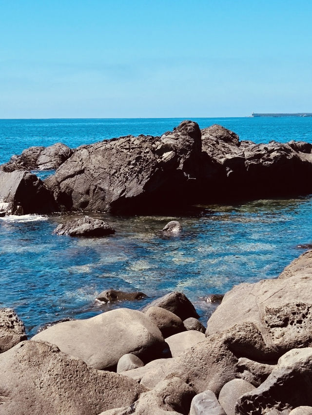 A Secluded Spot for Tranquil Contemplation and Ocean Sounds