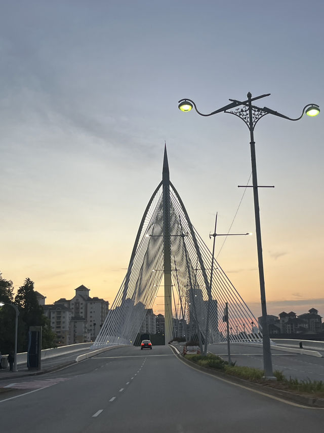 🌅Golden Hour at Seri Gemilang Bridge – Pure Magic