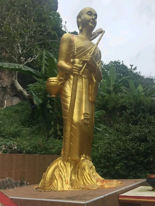 วัดถ้ำเขาพลู จังหวัดชุมพร