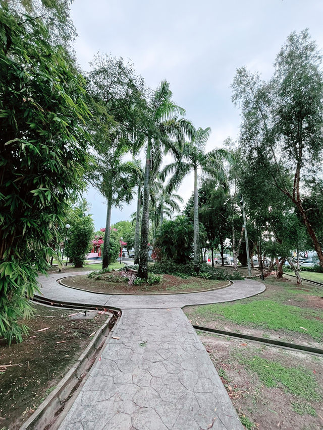 Hokkien Garden Padungan: Tranquil Park Showcasing Cultural Elegance 