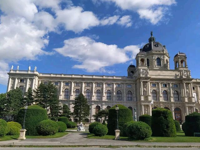 Experiencing the Timeless Charm of Vienna Experiencing the Timeless Charm of Vienna
