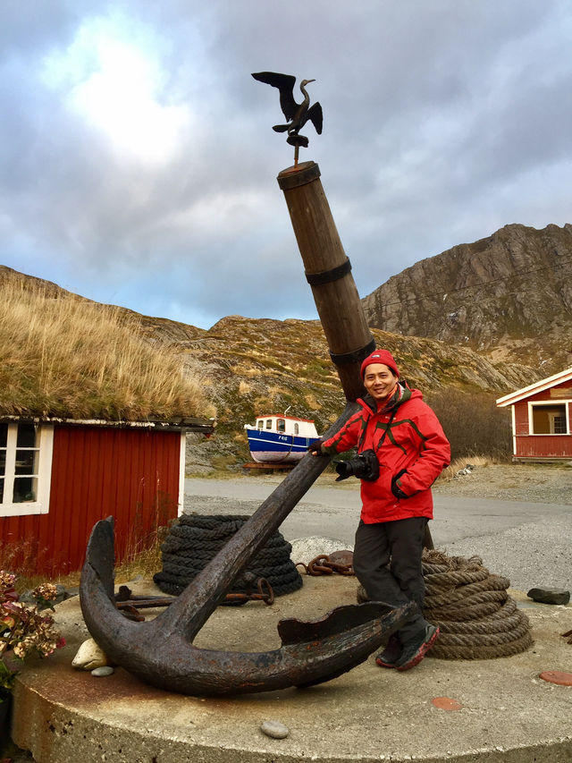 Reine หมู่บ้านแสนสงบ ของเกาะlofoten  Reine หมู่บ้านแสนสงบ ของเกาะlofoten