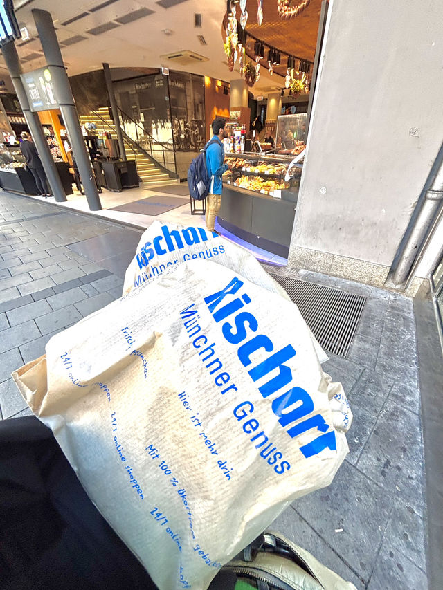 【ミュンヘン🇩🇪】市庁舎の仕掛け時計と絶品グルメ巡り 