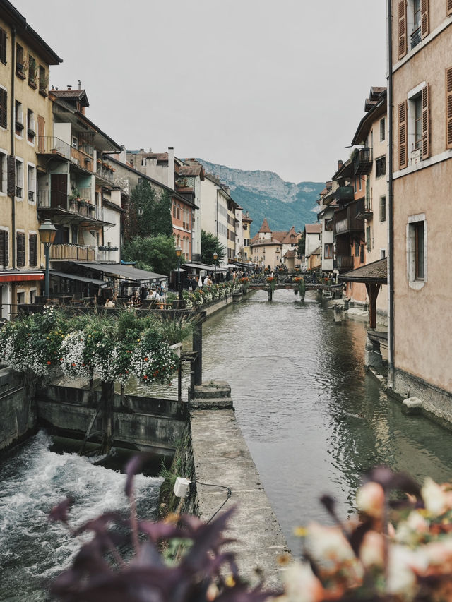 歐洲旅遊 阿爾卑斯腳下的夢幻水都 - 安錫 (Annecy) 