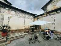 Craftsmanship at the Woodcarving Experience Center, Shaxizhen