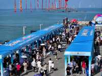 “Harvest by the River: Fuzhou’s Celebration at Niutouwei Wharf”
