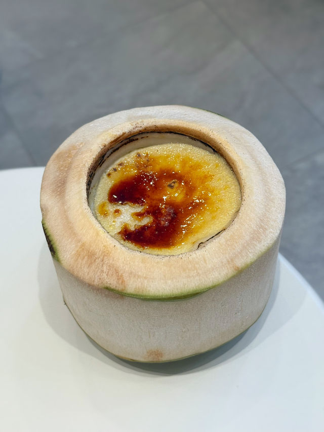 【椰子控必試茶飲店🥥新鮮椰青水焦糖大椰凍】  