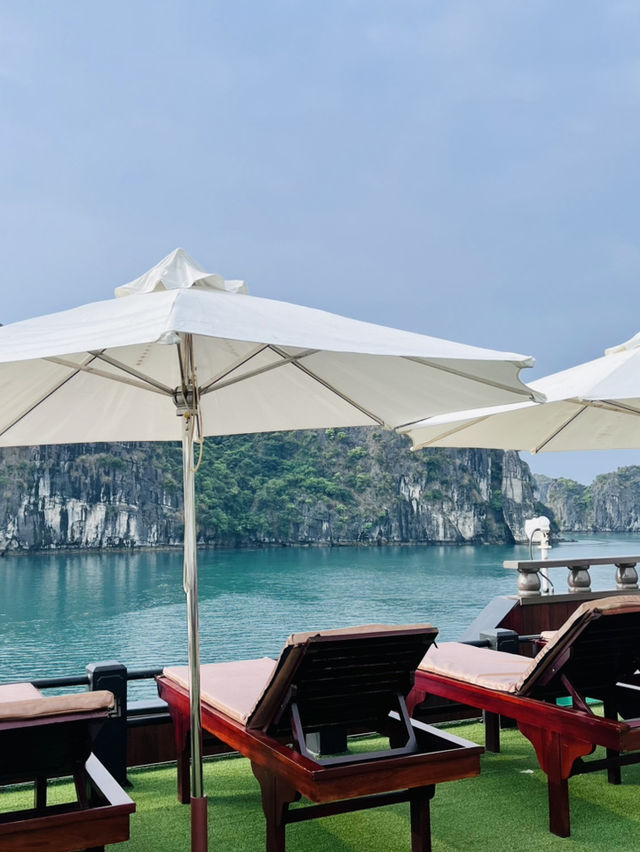 Zero Planning, All Relaxing: Cruising Halong Bay 🛶🇻🇳
