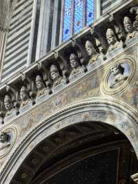 시에나 대성당, 섬세한 바닥 모자이크가 빛나는 예술의 장