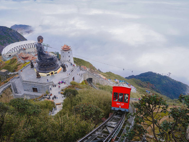 ฟานซีปัน’ ยอดเขาที่สูงที่สุดในเวียดนาม ฟานซีปัน’ ยอดเขาที่สูงที่สุดในเวียดนาม