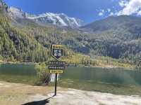 ทะเลสาบ Yocou แห่งภูเขาหิมะยาล่า