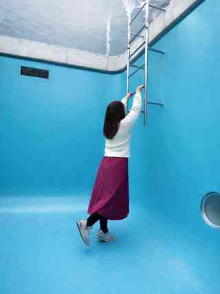海の画廊「ブルーシャワー」 Experience contemporary art at the 21st Century Museum of