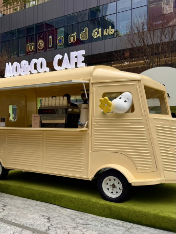 在MO&Co. 咖啡館與姆明一起喝咖啡｜Trip.com 南山區