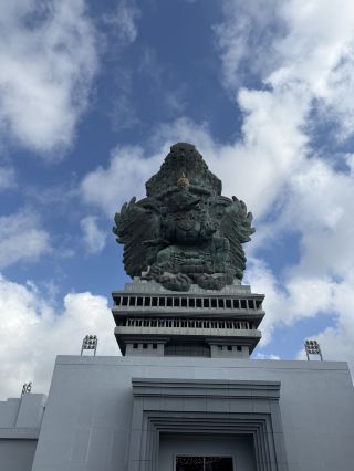 The Ultimate South Bali Day Trip: From Kuta to Uluwatu & Jimbaran 🌴🚗