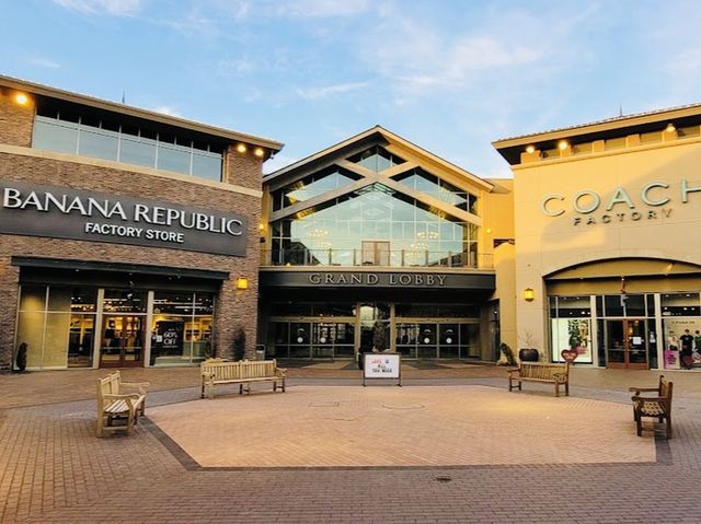 🛍️哇好便宜啊！去Outlets at Traverse Mountain豪買吧！🛍️ 