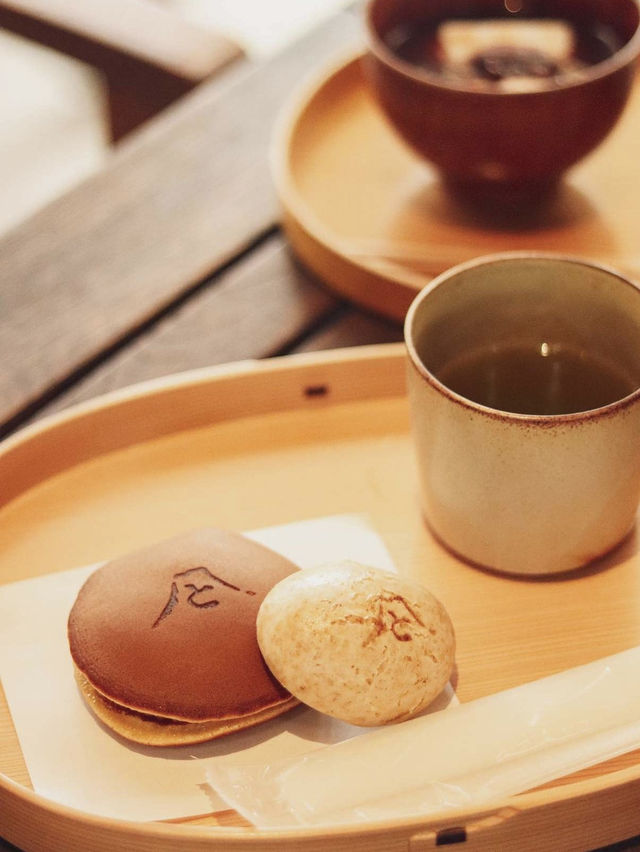 【自然に癒やされるカフェ】あの銘菓を美しい自然と共に味わう🍵