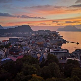 Midnight Sun and Coastal Magic: Ålesund Adventures