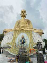 Stunning temple in Phrachuap Khiri Khan