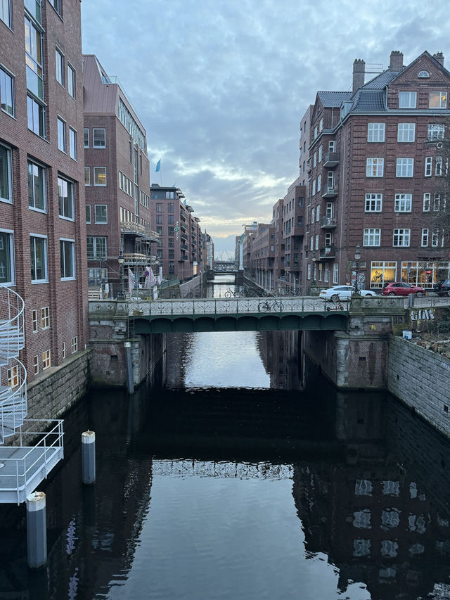 🇩🇪✨ Hamburg Tour Guide & Review