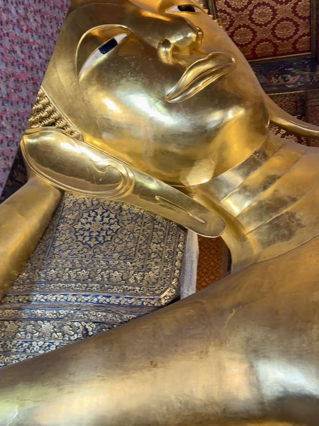 🚀 Bangkok in a Flash: From Temples to Glass Skywalks—April Adventure Unleashed 🛕🍜