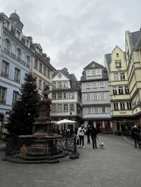 From medieval roots to modern marvels, Frankfurt is a city of contrasts ✨🇩🇪 
