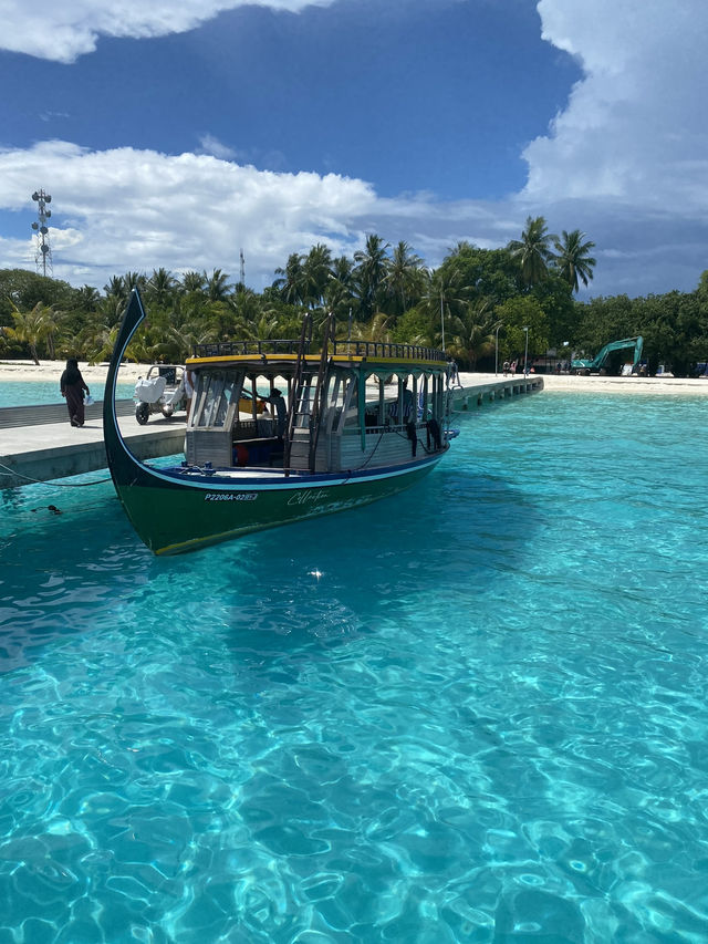 Boats in the Maldives: Should You Take a Ferry or a Speedboat?
