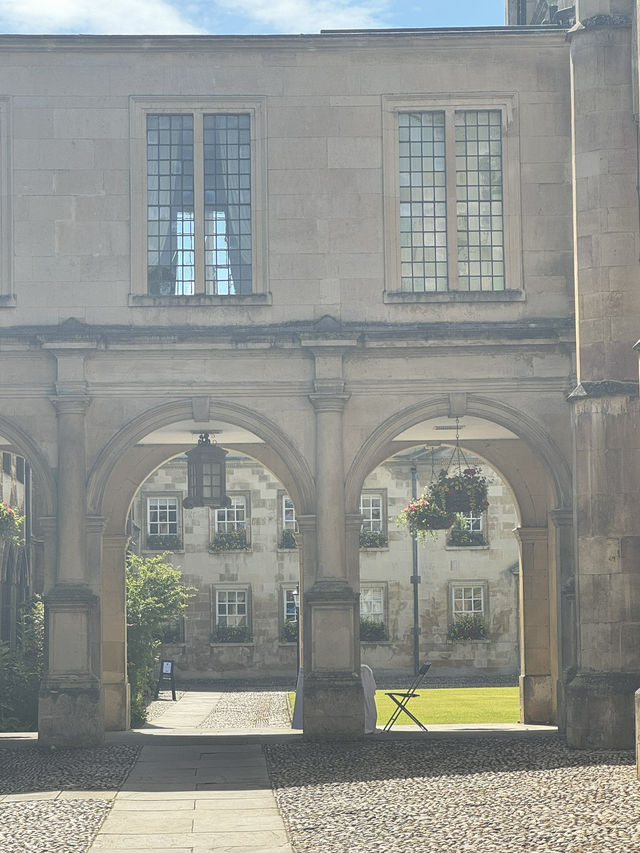 🇬🇧 Cambridge Curiosities: Scholarly Strolls Through History and Knowledge 🎓 🇬🇧 Cambridge Curiosities: Scholarly Strolls Through History and Knowledge 🎓