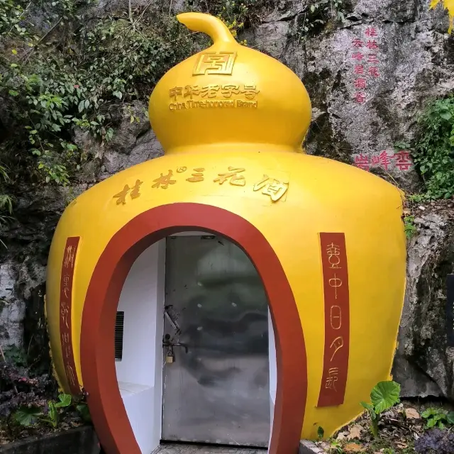 Baijiu cave and Elephant Trunk Hill