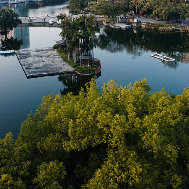 An Afternoon in Guangzhou’s Liwan Park 