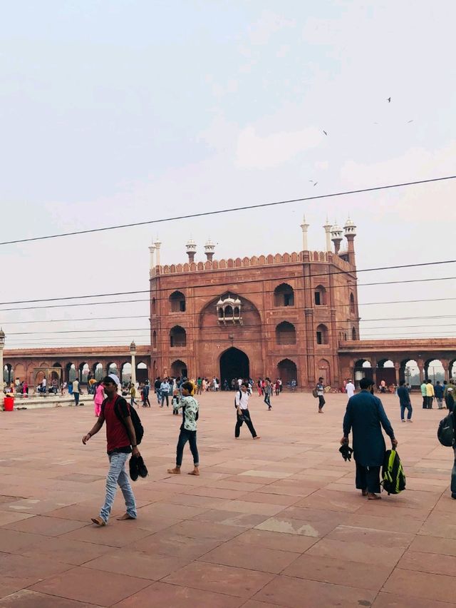 The Largest Mosque in India - JAMA MASJID 🇮🇳