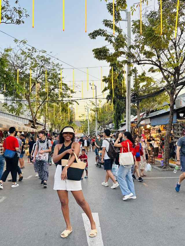 Bangkok’s 🇹🇭Biggest Weekend Market🛍️