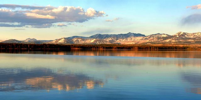 Yellowstone Lake, an inland lake in Yellowstone National Park, USA.